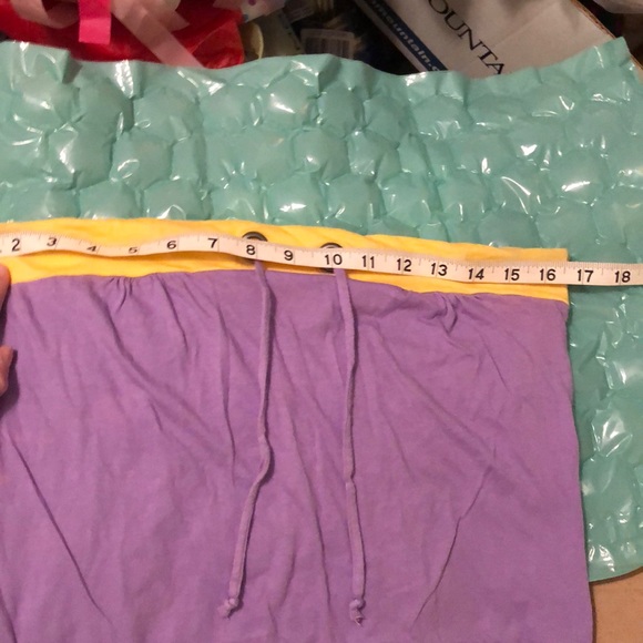 Purple and yellow gold strapless tops. - Picture 6 of 7